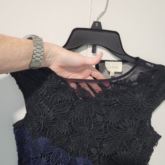 Deletta from Anthropologie Lace Navy Blue Black Cap Sleeve Blouse Top - PXS - Picture 5 of 9
